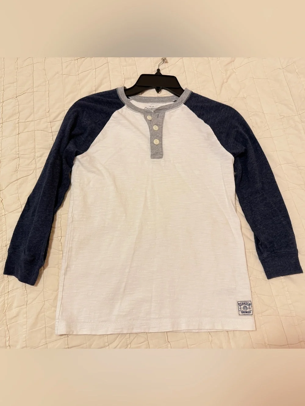 Boys OshKosh B'gosh Cream Tee with Gray & Blue details Size 8